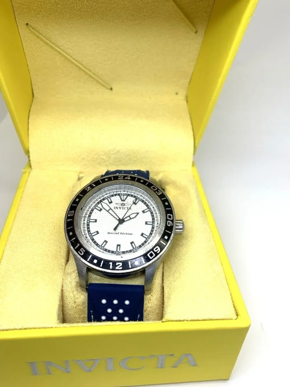 Invicta Men's Watch 15223 Specialty Quartz Silver Dial Rubber Strap 45mm